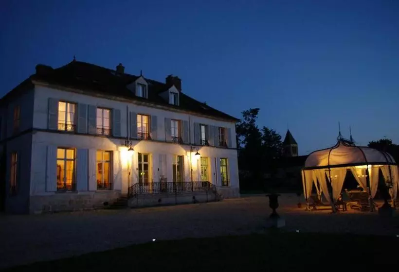 Aamiaismajoitus (B&B) Chateau De Pommeuse