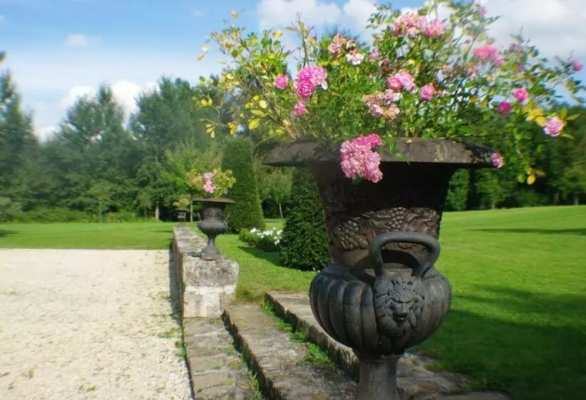 Aamiaismajoitus (B&B) Chateau De Pommeuse