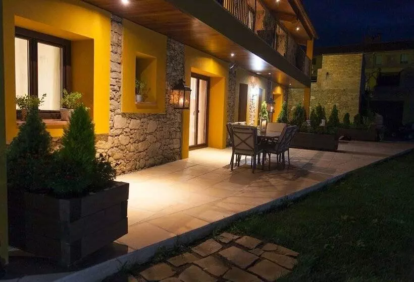 Casa Tapioles