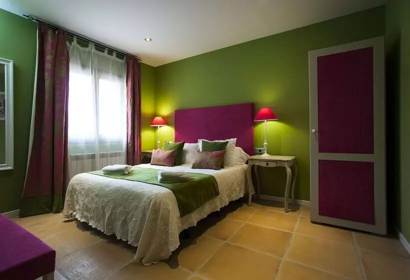 Casa Tapioles