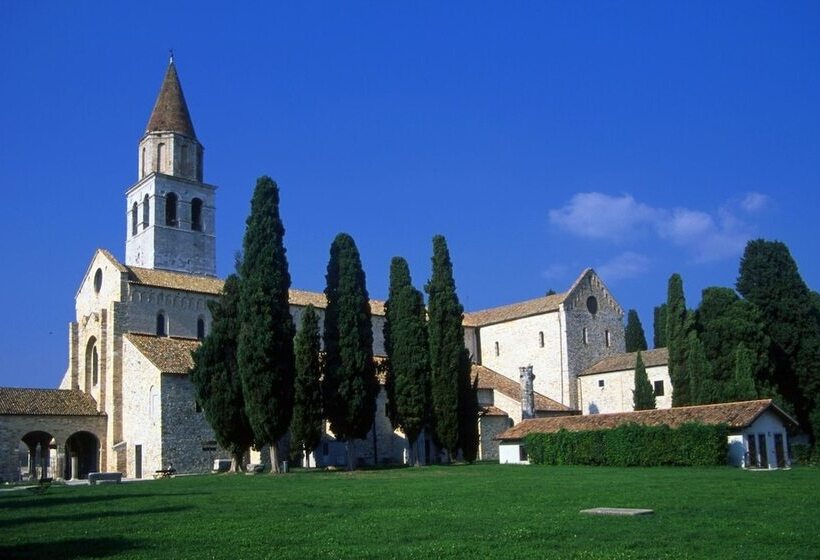 בית מלון כפרי Belvedere Pineta Camping