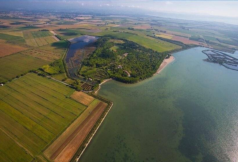 בית מלון כפרי Belvedere Pineta Camping