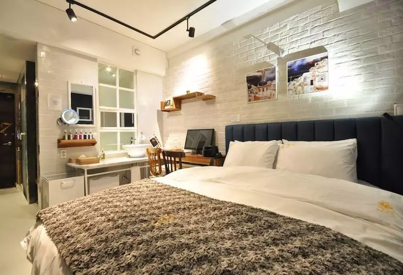 February Hotel Apsan