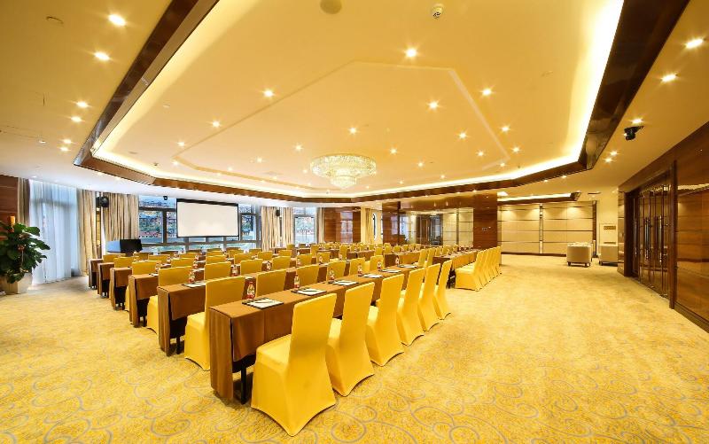 Отель Four Points By Sheraton Heyuan Resort