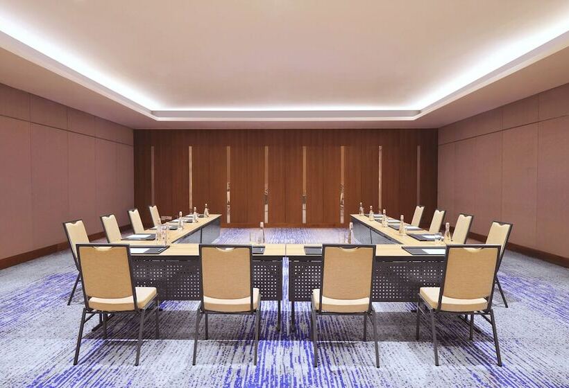 Hotel Four Points By Sheraton Surabaya, Tunjungan Plaza