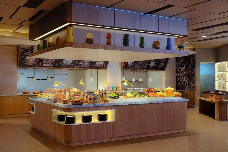 Hotelli Four Points By Sheraton Surabaya, Tunjungan Plaza