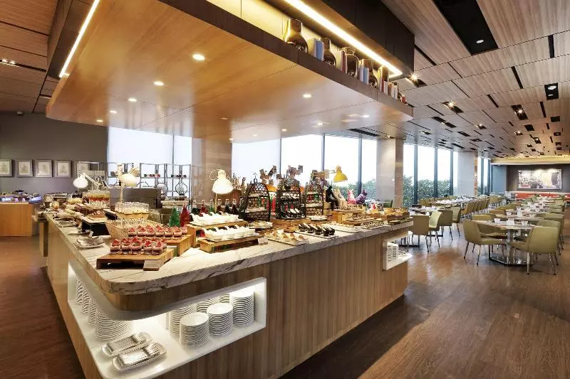 Hotelli Four Points By Sheraton Surabaya, Tunjungan Plaza