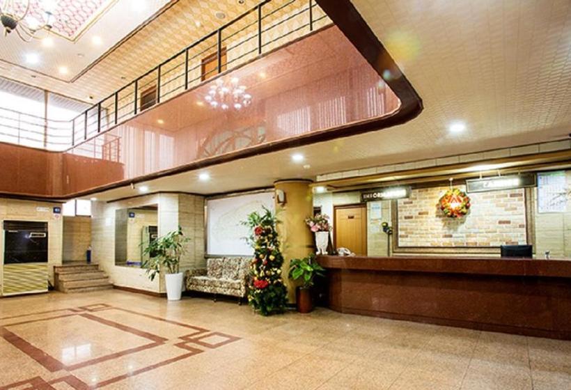 בית מלון כפרי Alps