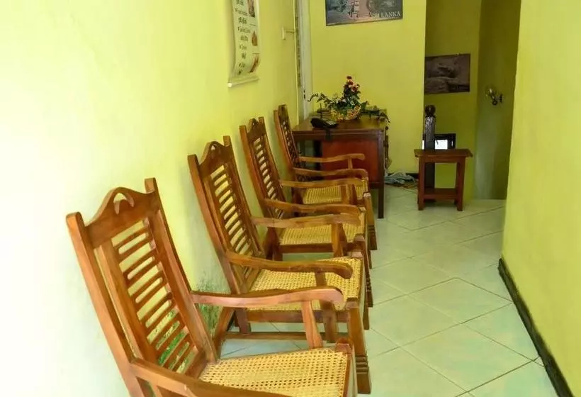 هتل The Garden Rest
