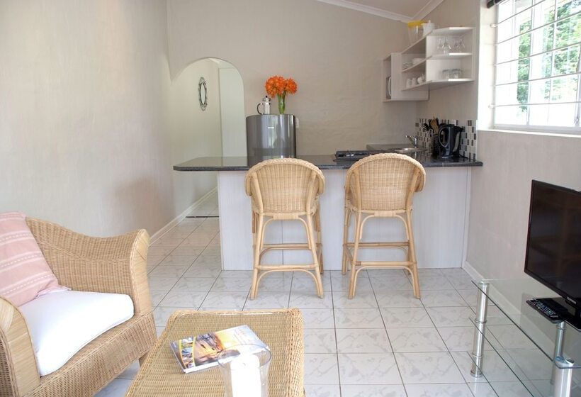 مبيت وإفطار Mandalay Guest House Plettenberg Bay