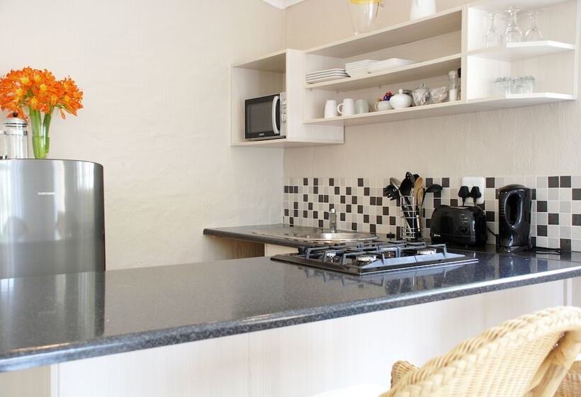 مبيت وإفطار Mandalay Guest House Plettenberg Bay