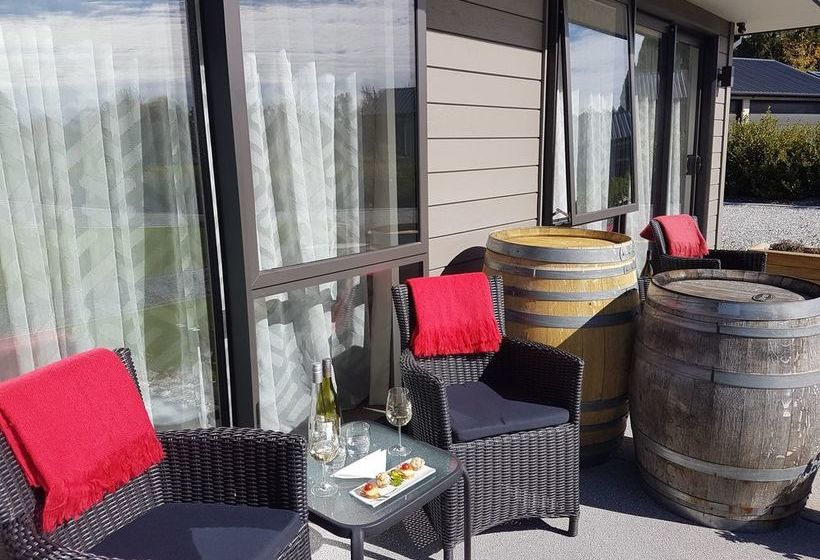 צימר Copper Beech Wanaka  Luxury Accommodation