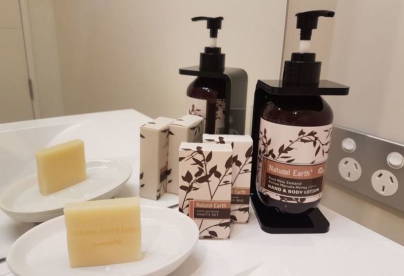 צימר Copper Beech Wanaka  Luxury Accommodation