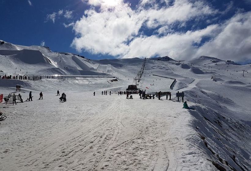 צימר Copper Beech Wanaka  Luxury Accommodation