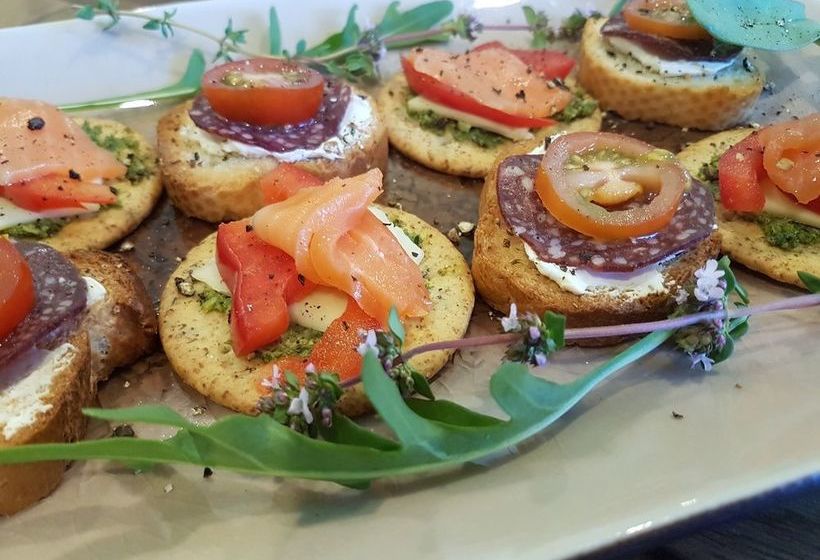 צימר Copper Beech Wanaka  Luxury Accommodation