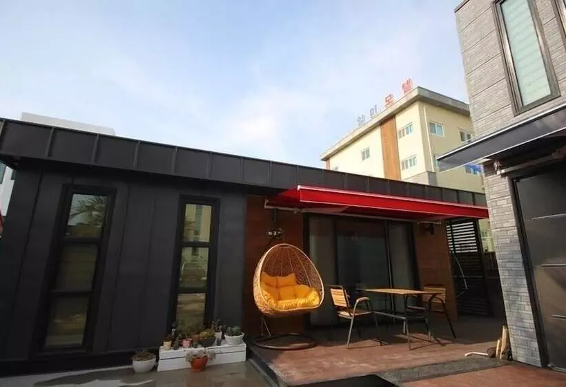 Ed Pension Jeju