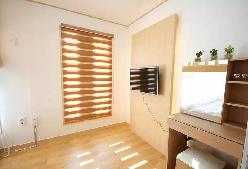 Ed Pension Jeju