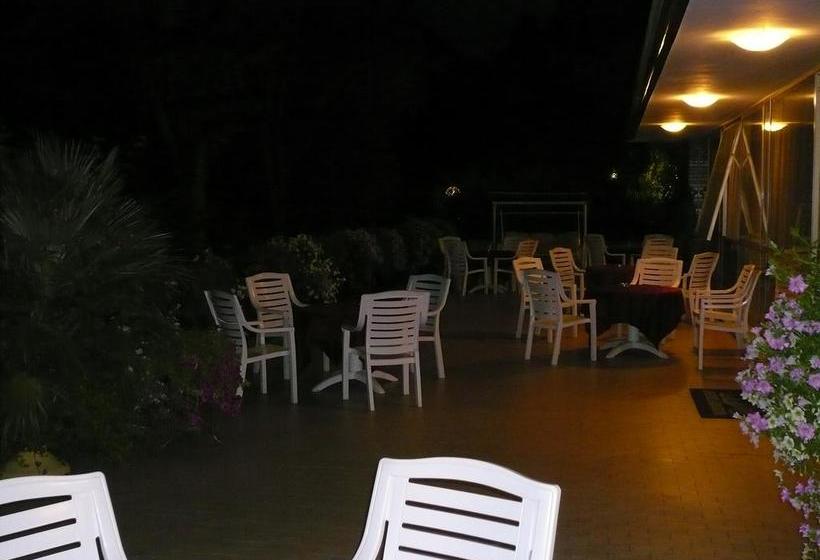 Отель Albergo Ariston