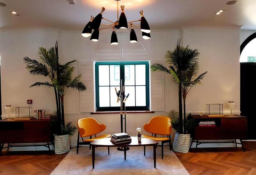 فندق Brown Beach House & Spa