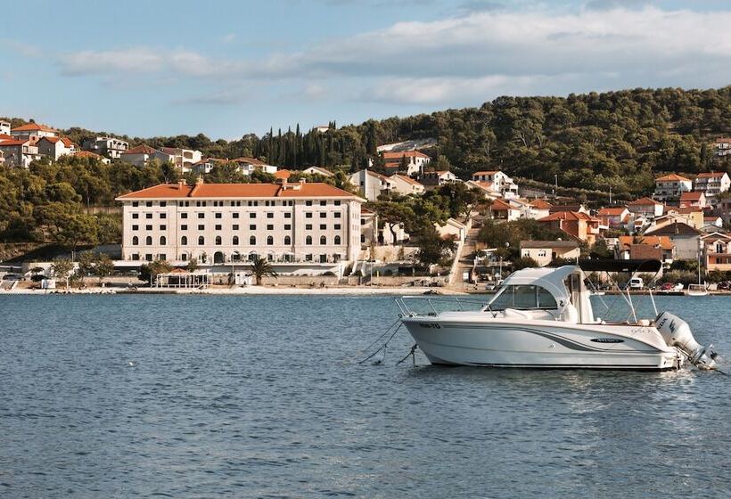 فندق Brown Beach House & Spa