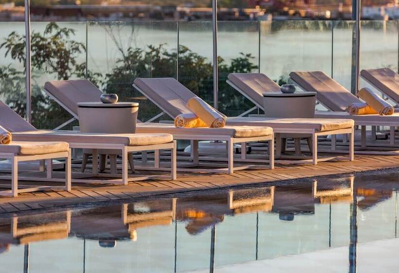 فندق Brown Beach House & Spa