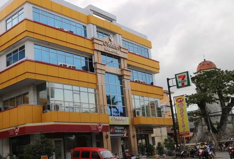 ホテル Obdulia's Business Inn