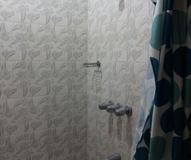 בית מלון כפרי Obdulia's Business Inn