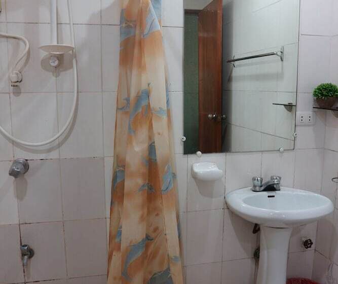 בית מלון כפרי Obdulia's Business Inn