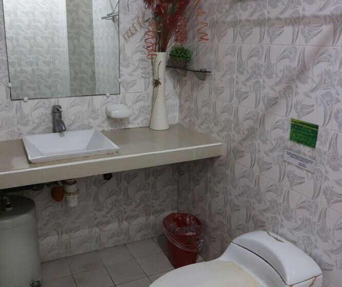 בית מלון כפרי Obdulia's Business Inn