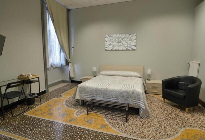 پانسیون Check Inn Rooms Genova Centro