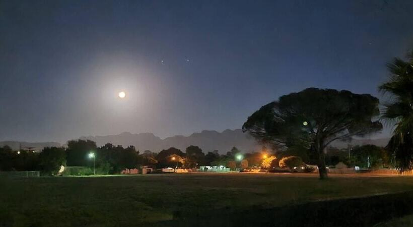 Pension Khashamongo B & B