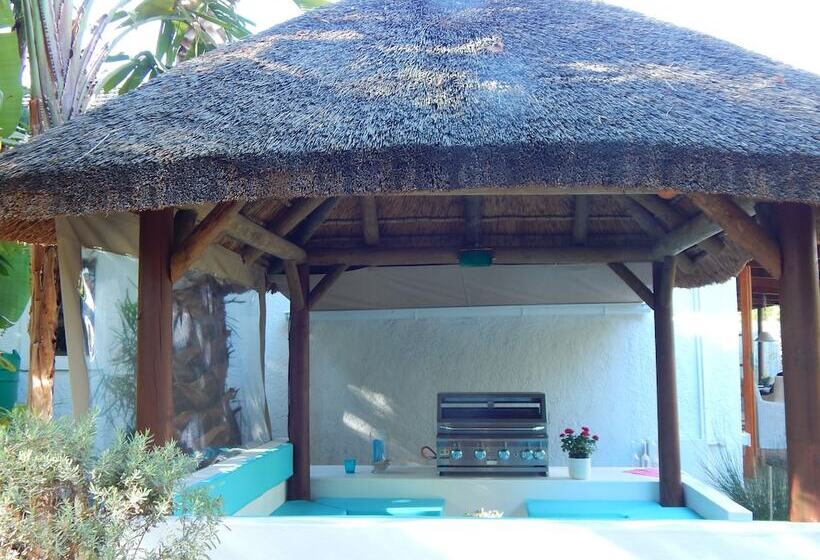 Pension Khashamongo B & B