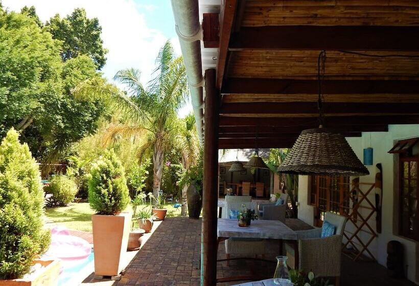 Pension Khashamongo B & B