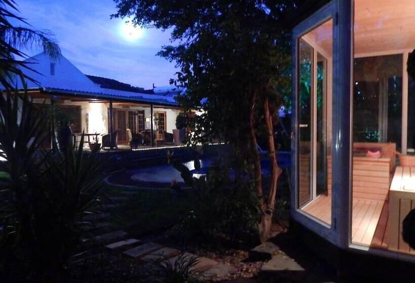 Pension Khashamongo B & B