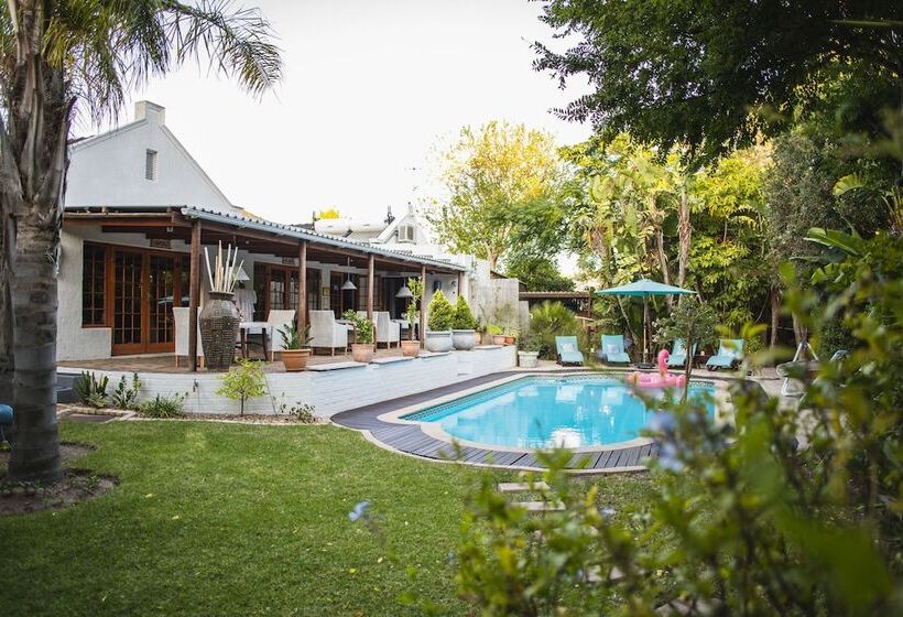 Pension Khashamongo B & B