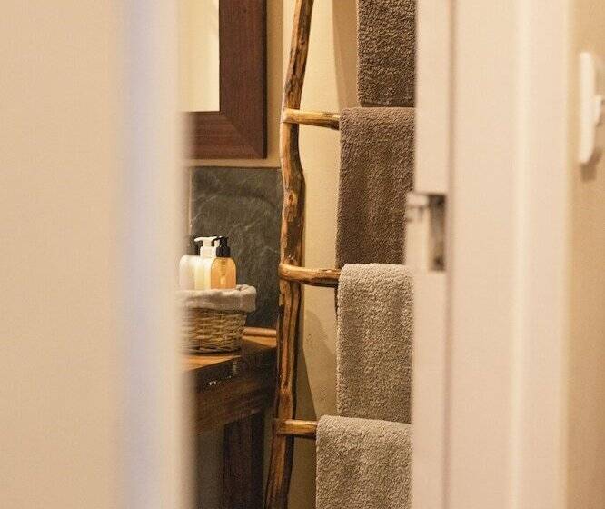 Pension Khashamongo B & B