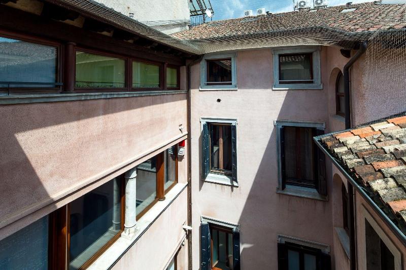 پانسیون Mercatovecchio Luxury Suites