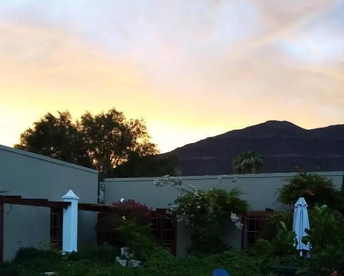 Majatalo Villa Reinet Guest House