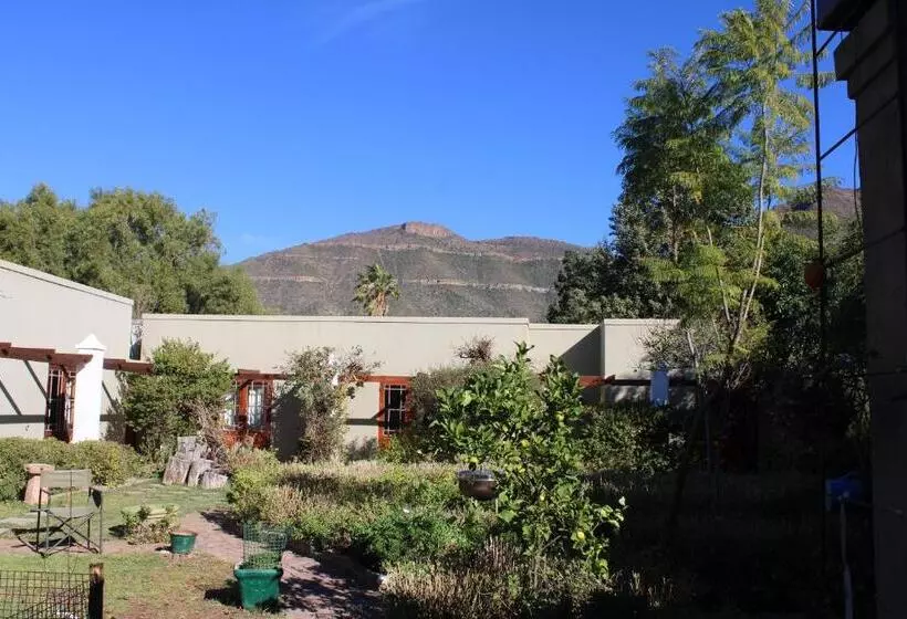 Majatalo Villa Reinet Guest House