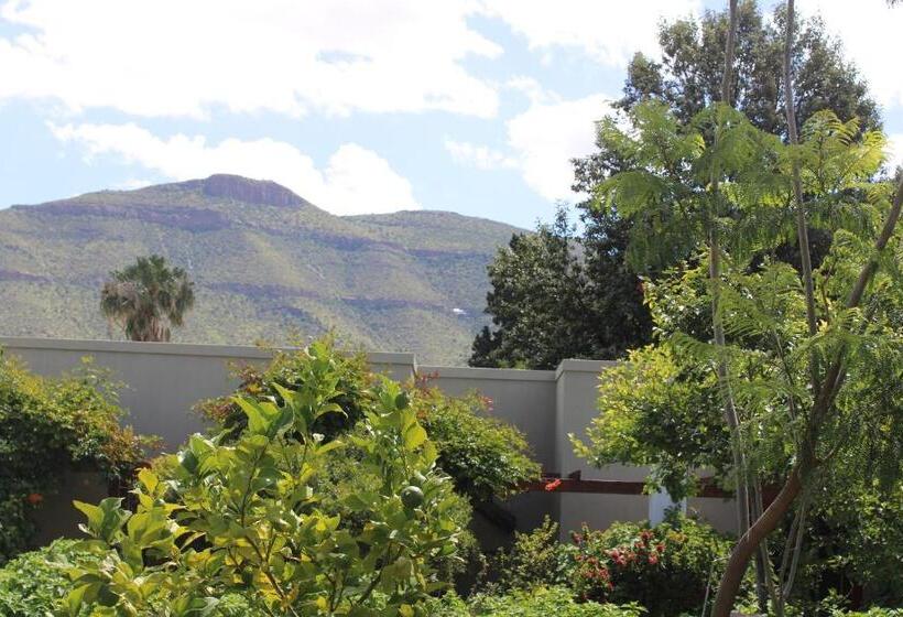 بنسيون Villa Reinet Guest House