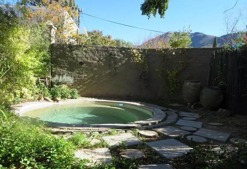 Majatalo Villa Reinet Guest House