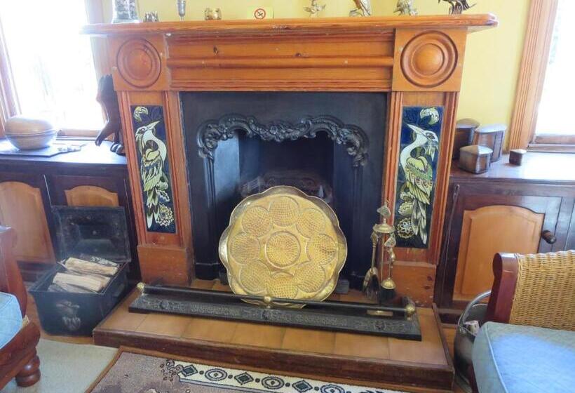 بنسيون Villa Reinet Guest House