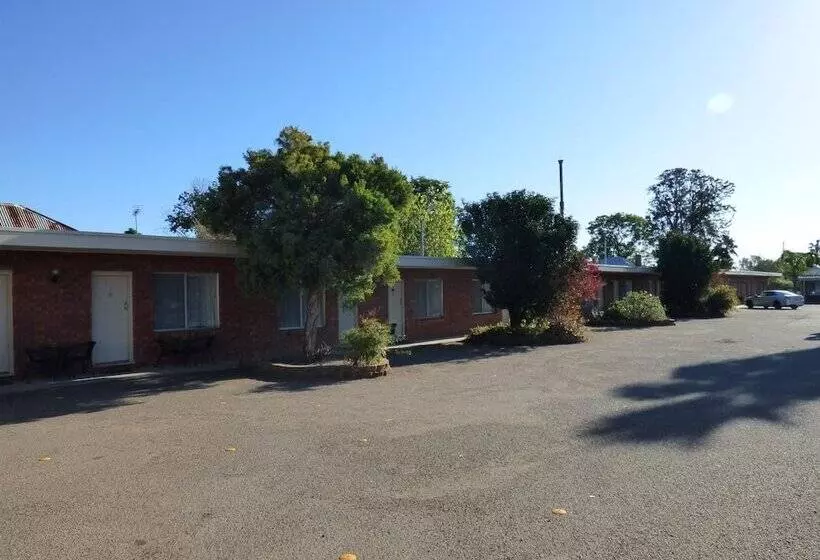 Red Chief Motel