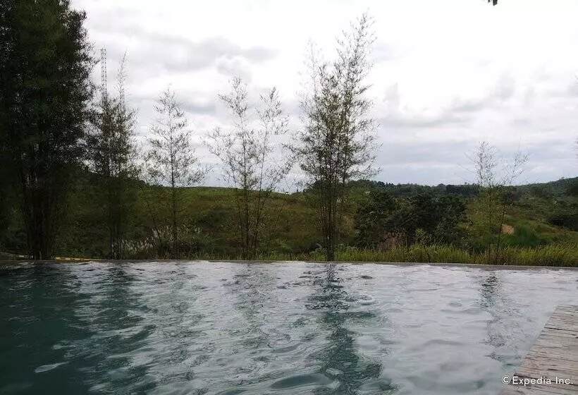 استراحتگاه Danasan Eco Adventure Park
