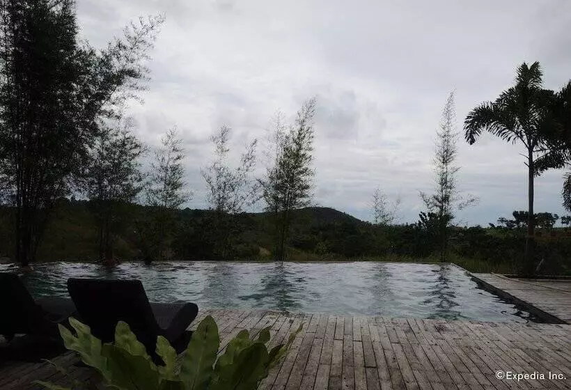 استراحتگاه Danasan Eco Adventure Park