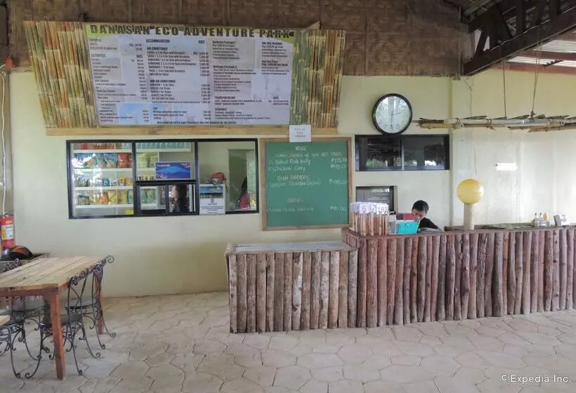 استراحتگاه Danasan Eco Adventure Park