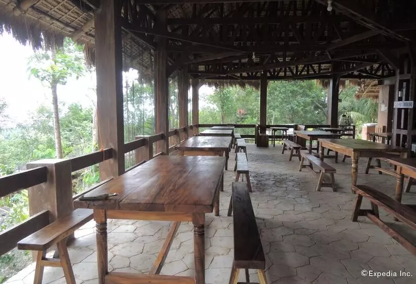 استراحتگاه Danasan Eco Adventure Park