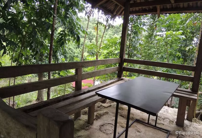 استراحتگاه Danasan Eco Adventure Park