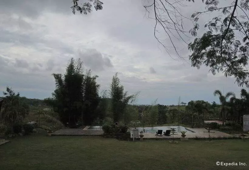 استراحتگاه Danasan Eco Adventure Park