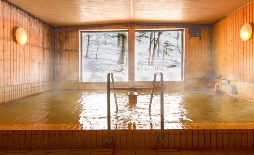 ريوكان Shiretoko Village